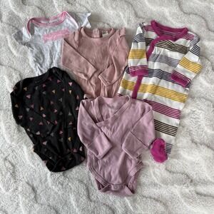 Goobie baby  Old Navy Baby Clothes Bundle 5 Pack Onesies Bodysuits Sleepers 3-6